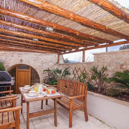 Tatil Evi Salis Gonia
